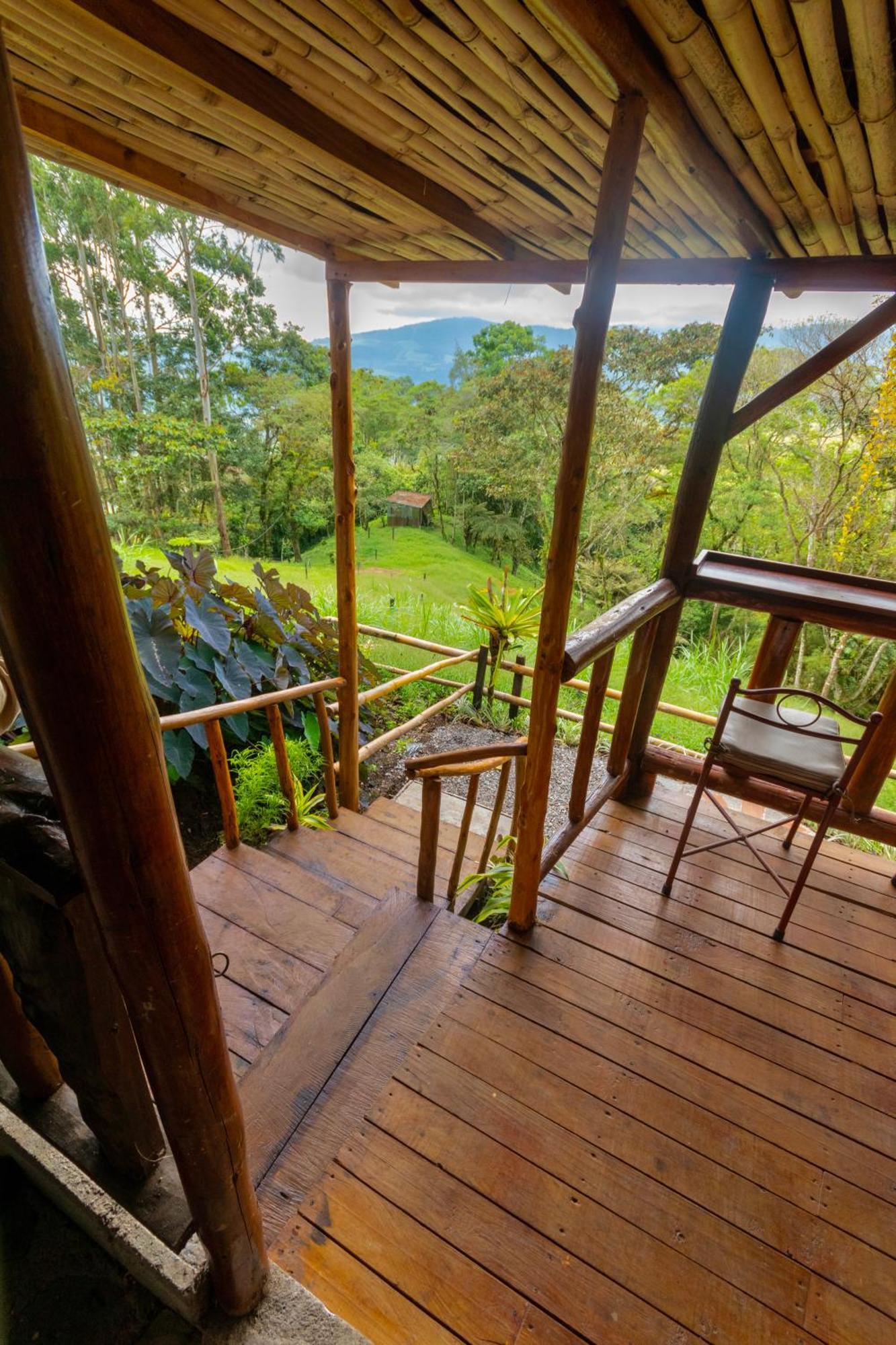 Vista Turrialba Lodge Eksteriør billede